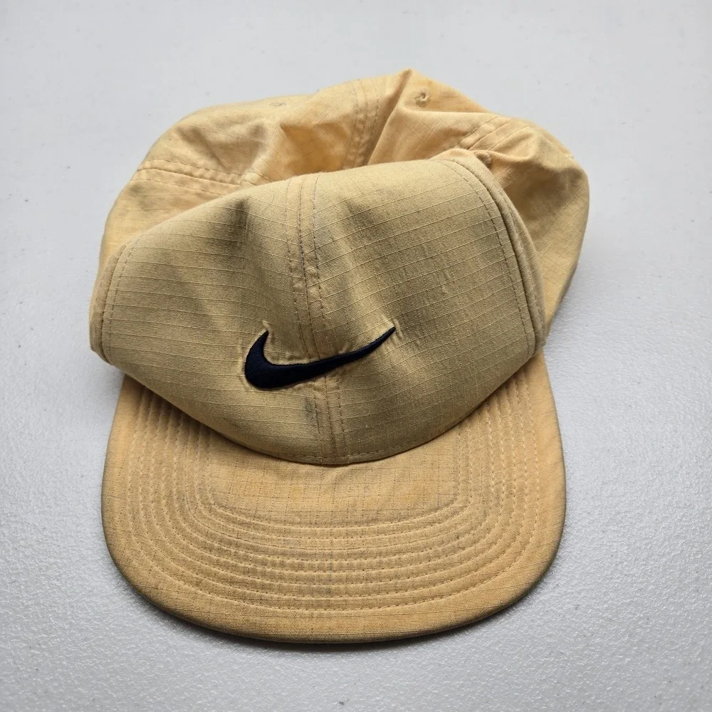 Nike Golf  Unisex Baseball Cap ONE SIZE Yellow Curved Snapback Logo Swoosh